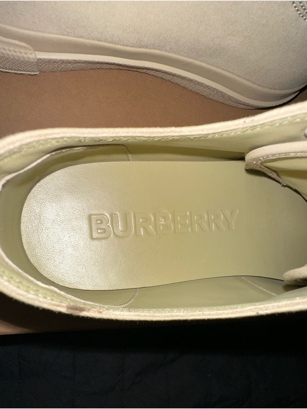 Burberry Beige Low-Top Sneakers with Neon Pink Logo - Picture 4 of 7